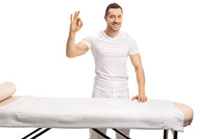 Догляд і технічне обслуговування дерев’яного масажного столу фото
