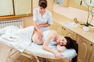 Масажні столи для вагітних: особливості та додаткові аксесуари фото